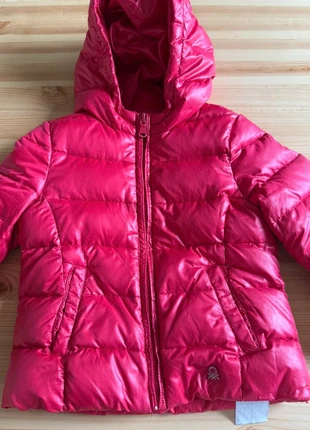 Giacca pesante bambina 18-24 mesi 86cm, merk: United Colors of Benetton, staat: Heel goed, maat: 18-24 maanden / 86 cm, € 15,00, € 16,45 inclusief Kopersbescherming