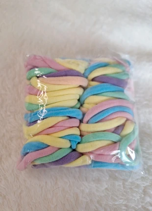 100 Stück bunte Haargummis nahtlos, brand: NO LABEL, condizioni: Nuovo con cartellino, €2.00, €2.80 include la Protezione acquisti