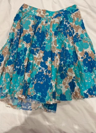 Blue turquoise patterned knee length skirt with back invisible zip- size 10, brand: Dorothy Perkins, condition: Very good, size: S / UK 8-10, £2.00, £2.80 includes Buyer Protection
