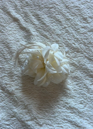 Fleur cérémonie, marque: Accessoire, état: Neuf avec étiquette, 4,00 €, 4,90 € Protection acheteurs incluse