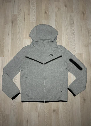 Pull Nike Tech Gris Taille XS Homme, marque: Nike, état: Très bon état, taille: XS, 27,00 €, 29,05 € Protection acheteurs incluse