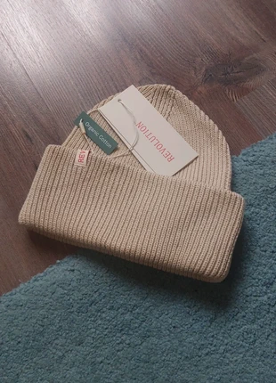 Revolution Beanie Organic Cotton TU, brand: Revolution, condizioni: Nuovo con cartellino, taglia: Taglia unica, €21.00, €22.75 include la Protezione acquisti
