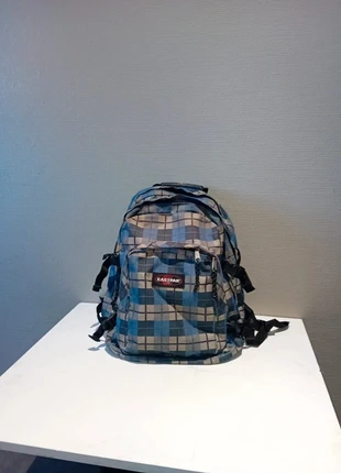 Sac à dos Eastpak à carreaux  bleu, marke: Eastpak, zustand: Gut, 20,00 €, 21,70 € inklusive Vinted-Käuferschutz
