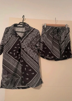 Ensemble chemise + short Frilivin – L’audace estivale en noir & blanc, marque: Frilivin, état: Très bon état, taille: S, 4,00 €, 4,90 € Protection acheteurs incluse