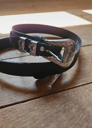 Magnifique ceinture tout cuir vache made in france, marque: Yves, état: Neuf sans étiquette, taille: 100 cm, 20,00 €, 21,70 € Protection acheteurs incluse