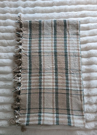 Cozy blanket in beige, green, and white tones, staat: Heel goed, maat: Overige, € 20,00, € 21,70 inclusief Kopersbescherming
