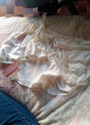 Ensemble 3 pièces maillot et paréo, marque: Lingerie Land, état: Neuf avec étiquette, taille: M / 38 / 10, 10,00 €, 11,20 € Protection acheteurs incluse