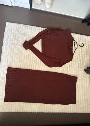 Ensemble jupe et haut court, merk: Shein, staat: Nieuw zonder prijskaartje, maat: M / 38 / 10, € 3,00, € 3,85 inclusief Kopersbescherming