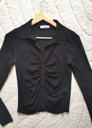 Haut mango noir boutonné t. S, merk: Mango, staat: Nieuw zonder prijskaartje, maat: S / 36 / 8, € 18,00, € 19,60 inclusief Kopersbescherming