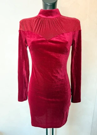 Vestito donna rosso velluto e glitter, Robe femme en velours glitter rouge, marque: Velvet, état: Neuf sans étiquette, taille: Taille unique, 8,00 €, 9,10 € Protection acheteurs incluse