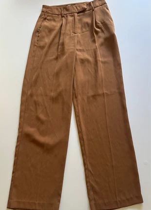 Pantalón NAF NAF mujer talla 36 | Pantalón recto camel | Tiro medio | Fluido y elegante, brand: Naf Naf, condizioni: Ottime, taglia: S / IT 40 / EU 36, €8.00, €9.10 include la Protezione acquisti