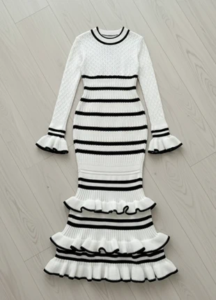 Vintage Robe Longue Maille Côtelée Blanche Rayures Noires Volants Sirène, merk: Vintage Dressing, staat: Heel goed, maat: M / 38 / 10, € 100,00, € 105,70 inclusief Kopersbescherming