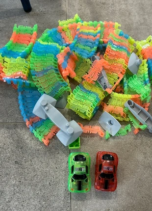 Circuit train voiture lumineux électronique, marque: Lumineux, état: Neuf sans étiquette, taille: 5 ans / 110 cm, 6,00 €, 7,00 € Protection acheteurs incluse