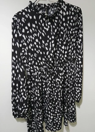 Abito Chic Bianco/Nero – Elegante e Versatile-taglia M, marque: Vintage Dressing, état: Neuf sans étiquette, taille: M / 38 / 10, 7,00 €, 8,05 € Protection acheteurs incluse