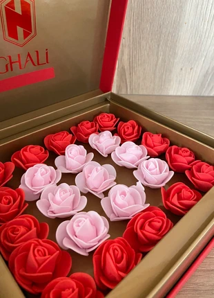 Coffret roses décoratives – 25 fleurs roses & rouges, marca: Fait Main, estado: Novo com etiquetas, €5.22, €6.18 inclui Proteção do Comprador