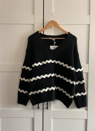 Superbe pull en maille et laine noir à broderies crème 😍, marque: Boutique Parisienne, état: Très bon état, taille: XL / 42 / 14, 24,00 €, 25,90 € Protection acheteurs (Pro) incluse