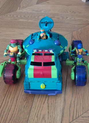 Tank van Tortues ninjas avec 2 motos !, marque: Playmates Toys, état: Bon état, taille: 3 ans / 98 cm, 29,00 €, 31,15 € Protection acheteurs incluse
