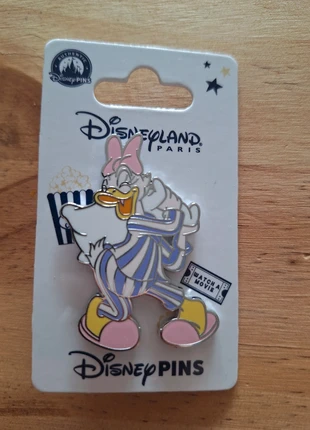 Pin's Daisy en Pyjama (Movie Night) - Disney Pins Disneyland Paris - Neuf, marke: Disney, zustand: Neu, mit Etikett, 9,00 €, 10,15 € inklusive Vinted-Käuferschutz