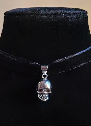 Gothic Grim ~ collarino velluto nero con teschio 💀 goth skull choker collier gothique ras du 6, marque: goth, état: Très bon état, 4,90 €, 5,85 € Protection acheteurs incluse