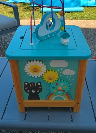 Cube d'activité avec boulier - bon état, marca: Vertbaudet, estado: Muy bueno, tamaño: Talla única, 10,00 €, 11,20 € Protección al comprador incluida