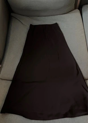Black long satin skirt, staat: Nieuw zonder prijskaartje, maat: S / 36 / 8, € 8,00, € 9,10 inclusief Kopersbescherming