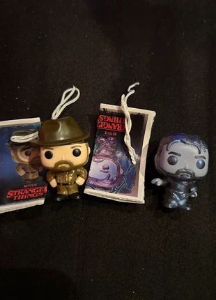 Kinder, Joy, Stranger Things Hopper und Upside Down Hopper, brand: Kinder, condizioni: Nuovo con cartellino, taglia: XS, €2.00, €2.80 include la Protezione acquisti