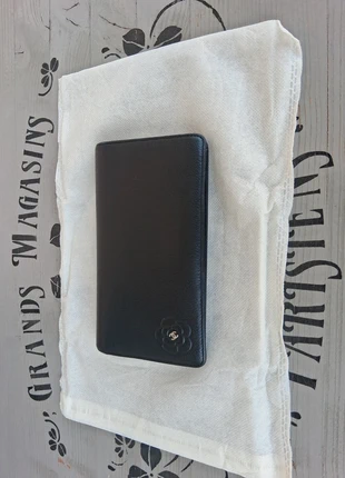 Compagnon Chanel, merk: Chanel, model: Camellia, staat: Nieuw zonder prijskaartje, € 320,00, € 336,70 inclusief Kopersbescherming