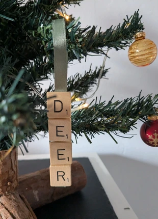 'Deer' groene kerst hanger van Scrabble letters, merk: Handgemaakt, staat: Nieuw zonder prijskaartje, € 1,50, € 2,28 inclusief Kopersbescherming