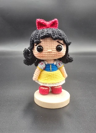 Crochet Snow white, brand: Queen Bella, condition: New with tags, size: XS, £10.00, £11.10 includes Buyer Protection
