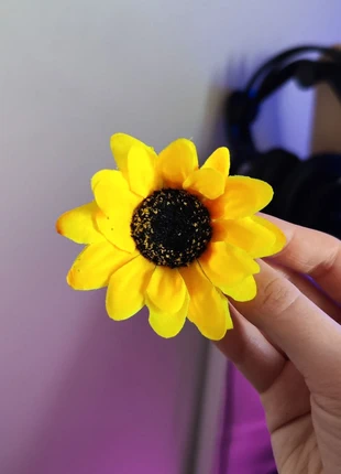 Cute artificial flower sunflower hairclip, marque: Vintage Dressing, état: Neuf sans étiquette, 3,00 €, 3,85 € Protection acheteurs incluse