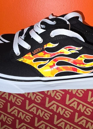 Sublimes Vans édition limitée 2025-2026 noir flammes feu vintage bikers flame modèle rare 37, marque: Vans, état: Neuf avec étiquette, taille: 37, 60,00 €, 63,70 € Protection acheteurs (Pro) incluse