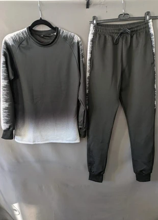 Ensemble de jogging enfant 14 ans – Noir et blanc neuf, état: Neuf sans étiquette, taille: 14 ans / 164 cm, 13,00 €, 14,35 € Protection acheteurs (Pro) incluse