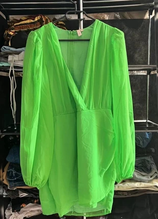 Robe manches longues bouffantes vert fluo neuve signé nelly taille 38, marke: Nelly, zustand: Neu, größe: M / 38 / 10, 8,00 €, 9,10 € inklusive Vinted-Käuferschutz