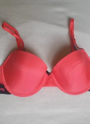 Soutien-gorge rouge et noir 90B Playboy neuf, marca: Playboy, estado: Nuevo sin etiquetas, tamaño: 90B, 4,00 €, 4,90 € Protección al comprador incluida