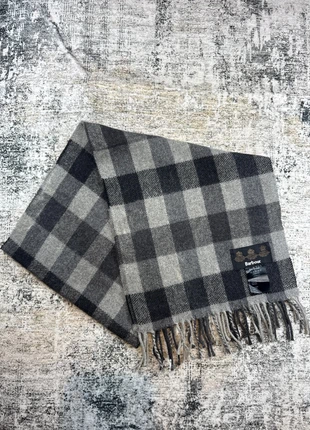 Écharpe à carreaux gris et noir Barbour 100% laine wool homme ou femme - 2662, marke: Barbour, zustand: Sehr gut, 29,90 €, 32,10 € beinhaltet Vinted-Käuferschutz Pro