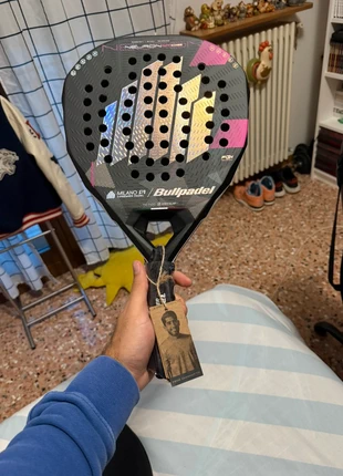 Bullpadel Neuron Edge 02 – Milano P1 Premier Padel – 359 g, marque: Bullpadel, état: Neuf avec étiquette, 450,00 €, 473,20 € Protection acheteurs incluse