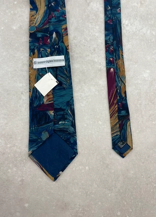 Noeud de Cravate Courrèges Vintage 100% Soie Made in Italy Motif Fleurs Bleu Marine et Violet, marque: Courrèges, état: Très bon état, 15,00 €, 16,45 € Protection acheteurs incluse