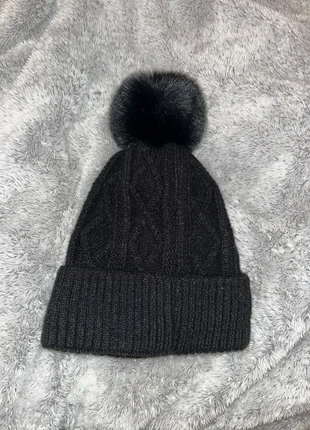 Warm Black Knit Beanie with Faux Fur Pom – Mademoiselle Citron, marca: Boutique Italiana, estado: Nuevo sin etiquetas, tamaño: Talla única, 18,00 €, 19,60 € Protección al comprador incluida