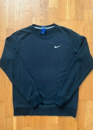 Pull Nike noir taille M, marque: Nike, état: Très bon état, taille: M / 38 / 10, 16,00 €, 17,50 € Protection acheteurs incluse