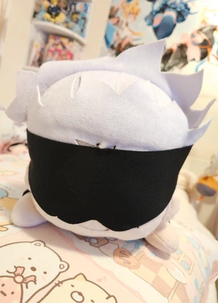 Gojo Satoru plush JJK, merk: Taito, staat: Nieuw zonder prijskaartje, maat: Universeel, € 20,00, € 21,70 inclusief Kopersbescherming
