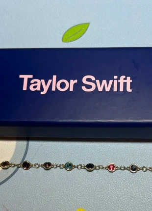 Bracelet eras tour Taylor Swift, marque: Taylor Swift, état: Neuf avec étiquette, 45,00 €, 47,95 € Protection acheteurs incluse