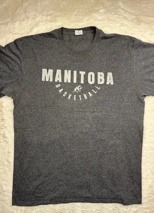 2606. T-shirt Manitoba Basketball – Taille L, brand: Gildan, condizioni: Ottime, taglia: L, €10.00, €11.20 include la Protezione acquisti