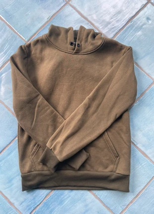 Felpa verde militare con collo alto – in discrete condizioni, marke: Tessuto, zustand: Zufriedenstellend, größe: M, 1,50 €, 2,28 € inklusive Vinted-Käuferschutz