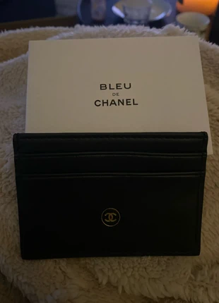 Blue de Chanel pasjeshouder, merk: Chanel, staat: Nieuw zonder prijskaartje, € 25,00, € 26,95 inclusief Kopersbescherming