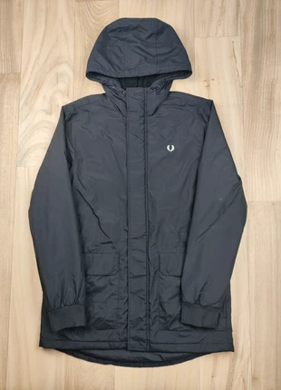 Parka noire chaude et déperlante, Fred Perry, intérieur et capuche polaire, taille S homme, marke: Fred Perry, zustand: Gut, größe: S, 54,00 €, 57,40 € beinhaltet Vinted-Käuferschutz Pro