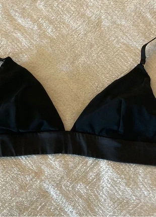 Soutien gorge bi matière triangle noir etam, marque: Etam, état: Très bon état, taille: 95B, 3,00 €, 3,85 € Protection acheteurs incluse