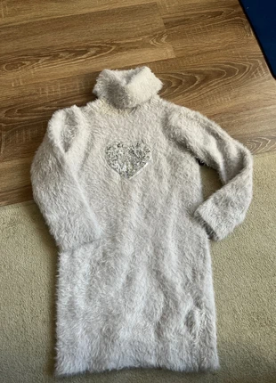 Robe, pull 5 ans, blanche, cœur argenté 🩶, marque: In Extenso, état: Très bon état, taille: 5 ans / 110 cm, 1,50 €, 2,28 € Protection acheteurs incluse