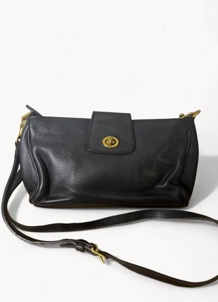 Coach Legacy | Sac à bandoulière en cuir noir vintage, marque: Coach, état: Très bon état, 95,00 €, 100,45 € Protection acheteurs (Pro) incluse