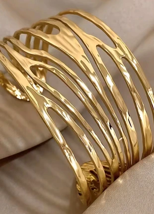 Armband goudkleurig, merk: geen merk, staat: Nieuw zonder prijskaartje, € 9,95, € 11,15 inclusief Kopersbescherming Pro