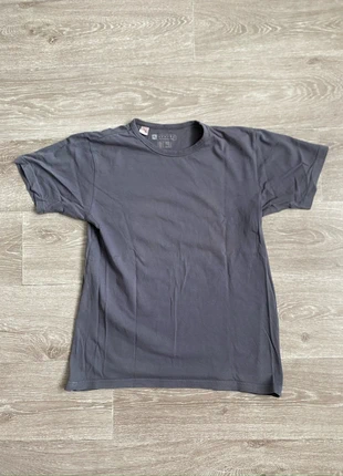 T-shirt ‘Domyos’ gris, merk: Domyos, staat: Heel goed, maat: 12 jaar / 152 cm, € 2,00, € 2,80 inclusief Kopersbescherming